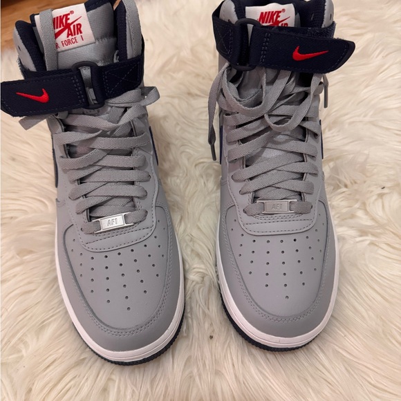 Nike Gray and Black High-Tops with Red Detail - Picture 4 of 7